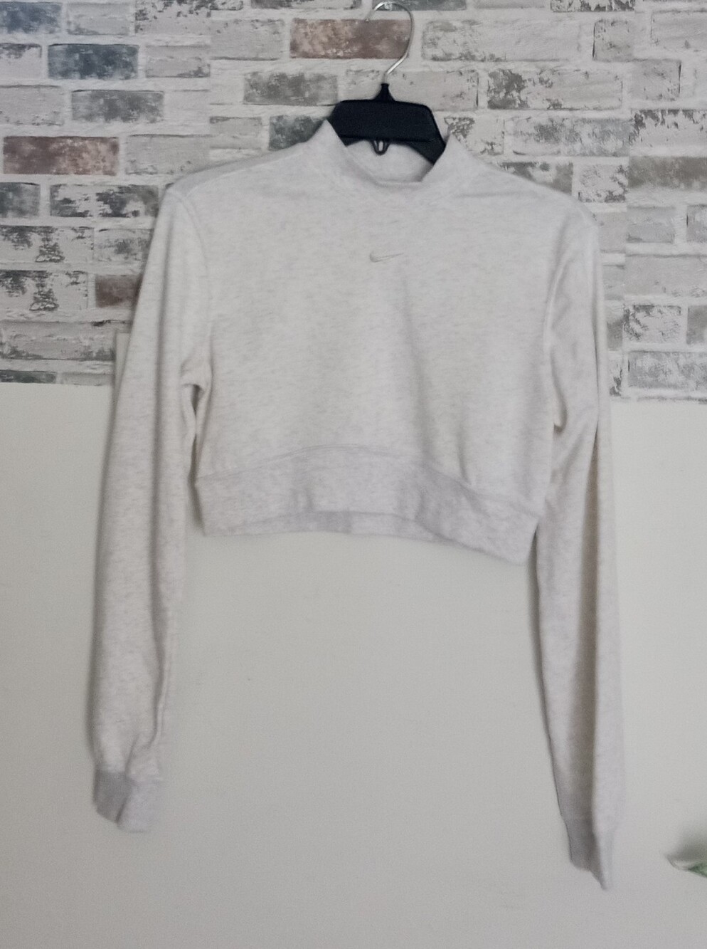 Nike Cropped Mock Neck Sweatshirt in Light Heather Gray